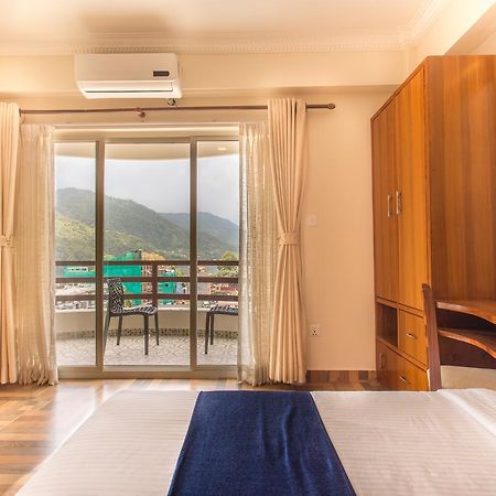 Hotel White Pearl Pokhara Bagian luar foto