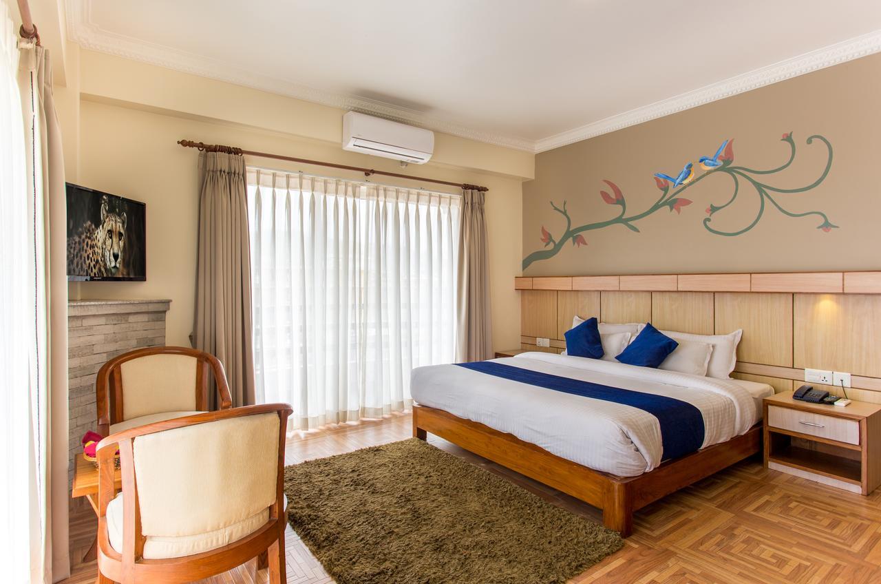 Hotel White Pearl Pokhara Bagian luar foto