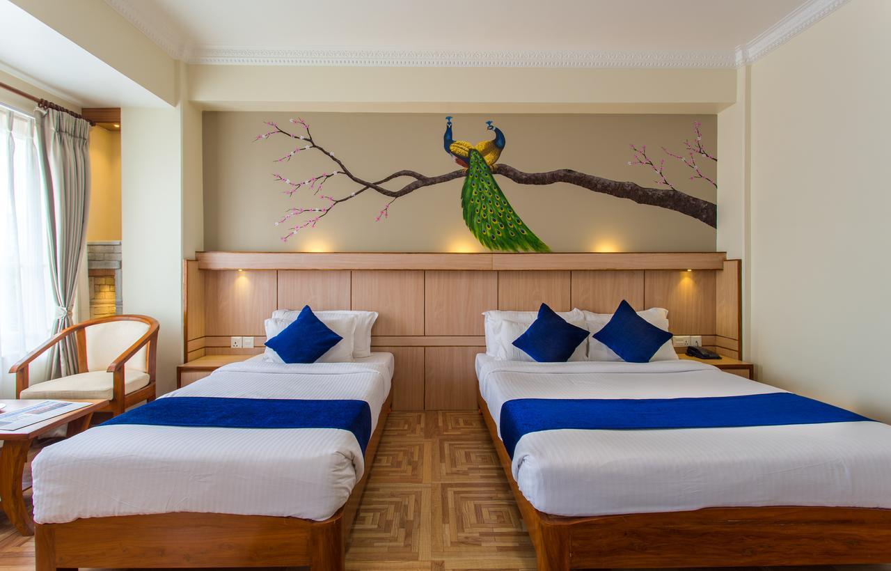 Hotel White Pearl Pokhara Bagian luar foto