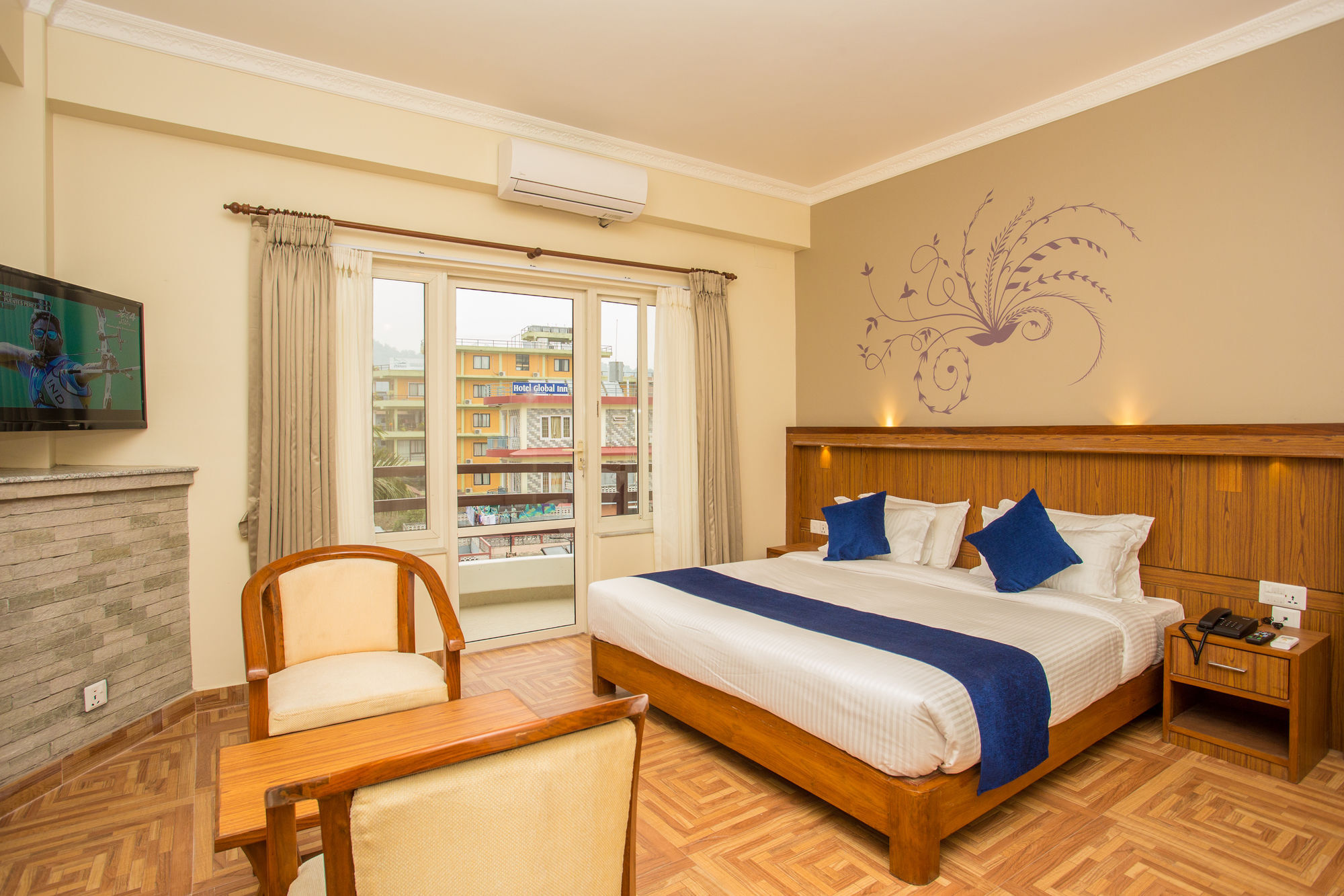 Hotel White Pearl Pokhara Bagian luar foto