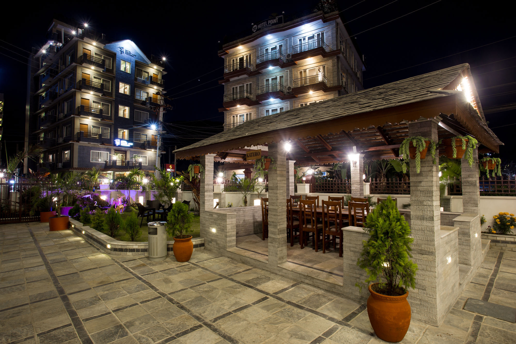 Hotel White Pearl Pokhara Bagian luar foto