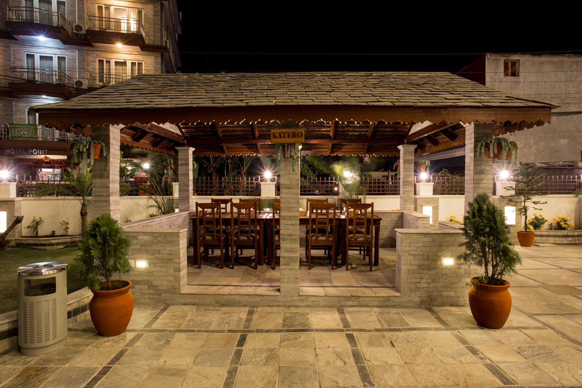 Hotel White Pearl Pokhara Bagian luar foto