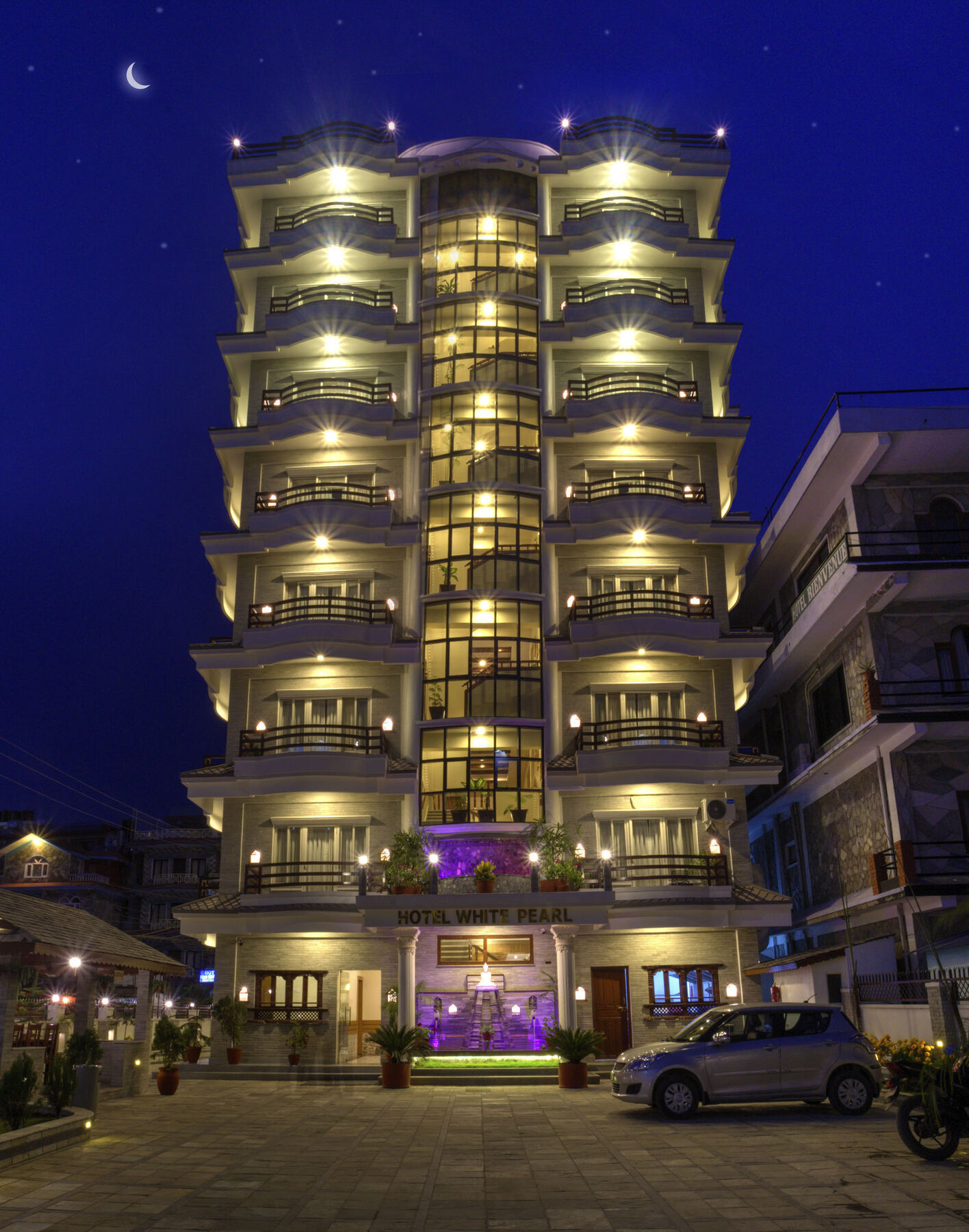 Hotel White Pearl Pokhara Bagian luar foto