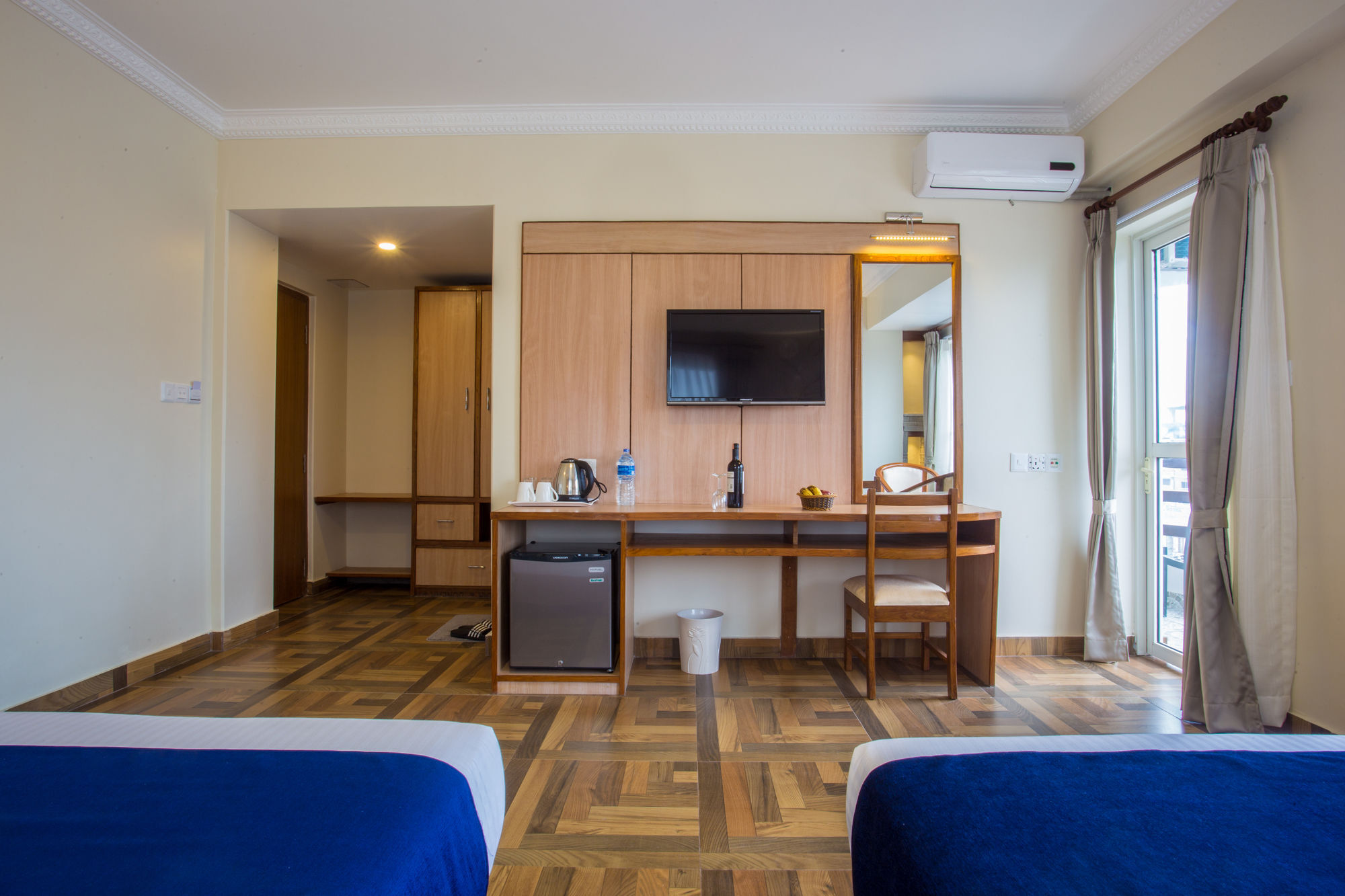 Hotel White Pearl Pokhara Bagian luar foto