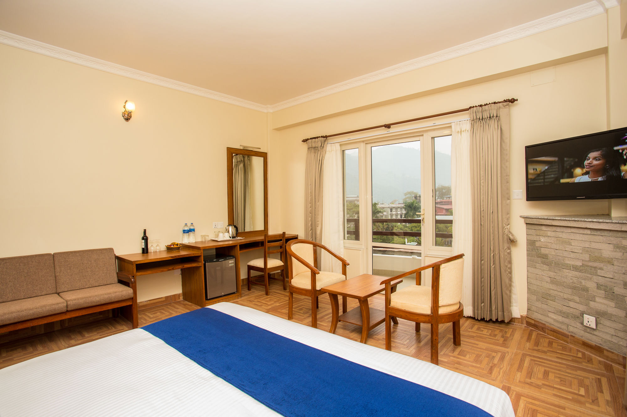 Hotel White Pearl Pokhara Bagian luar foto